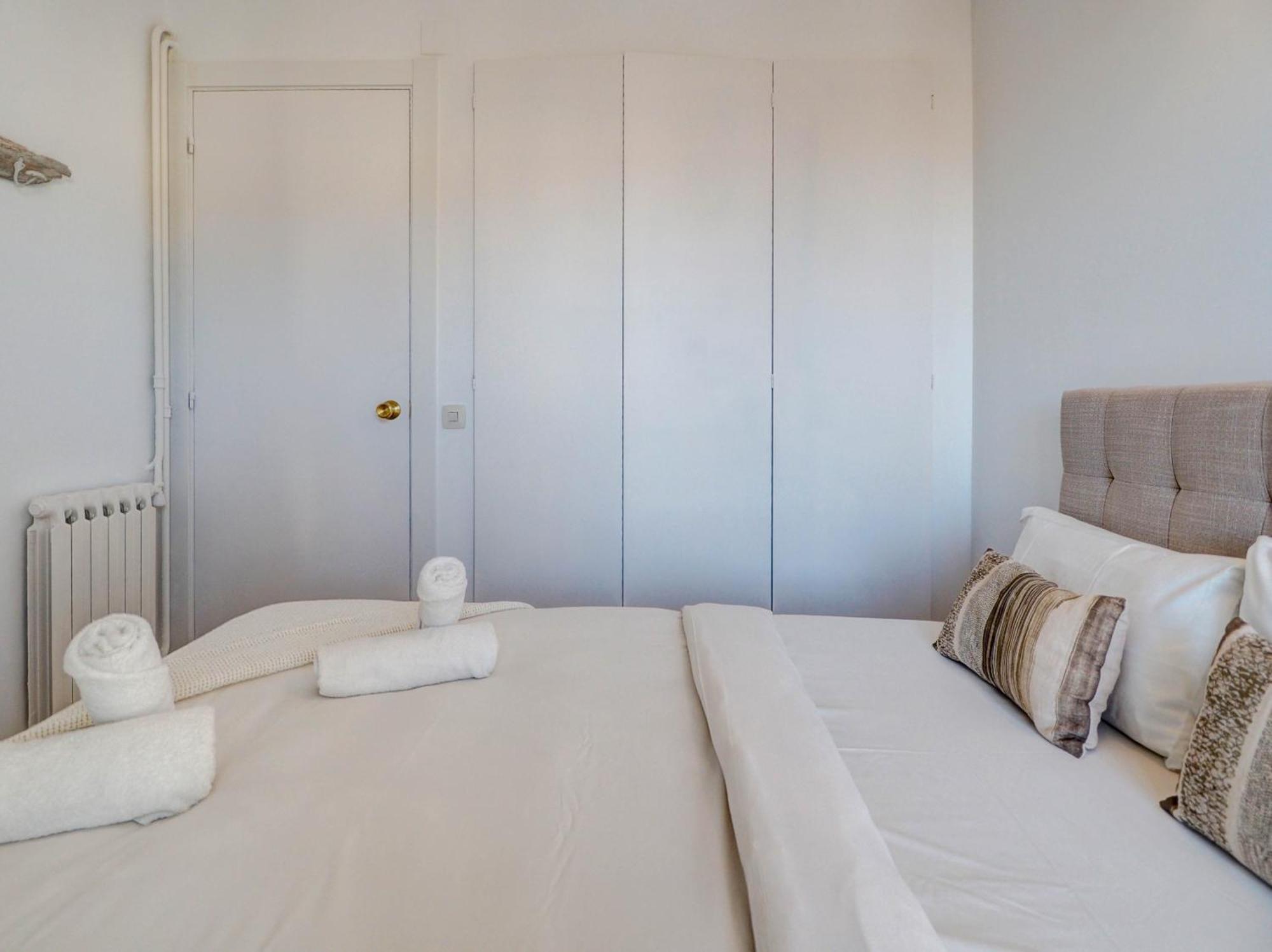 Clarimar Duplex By Hello Homes 시체스 외부 사진